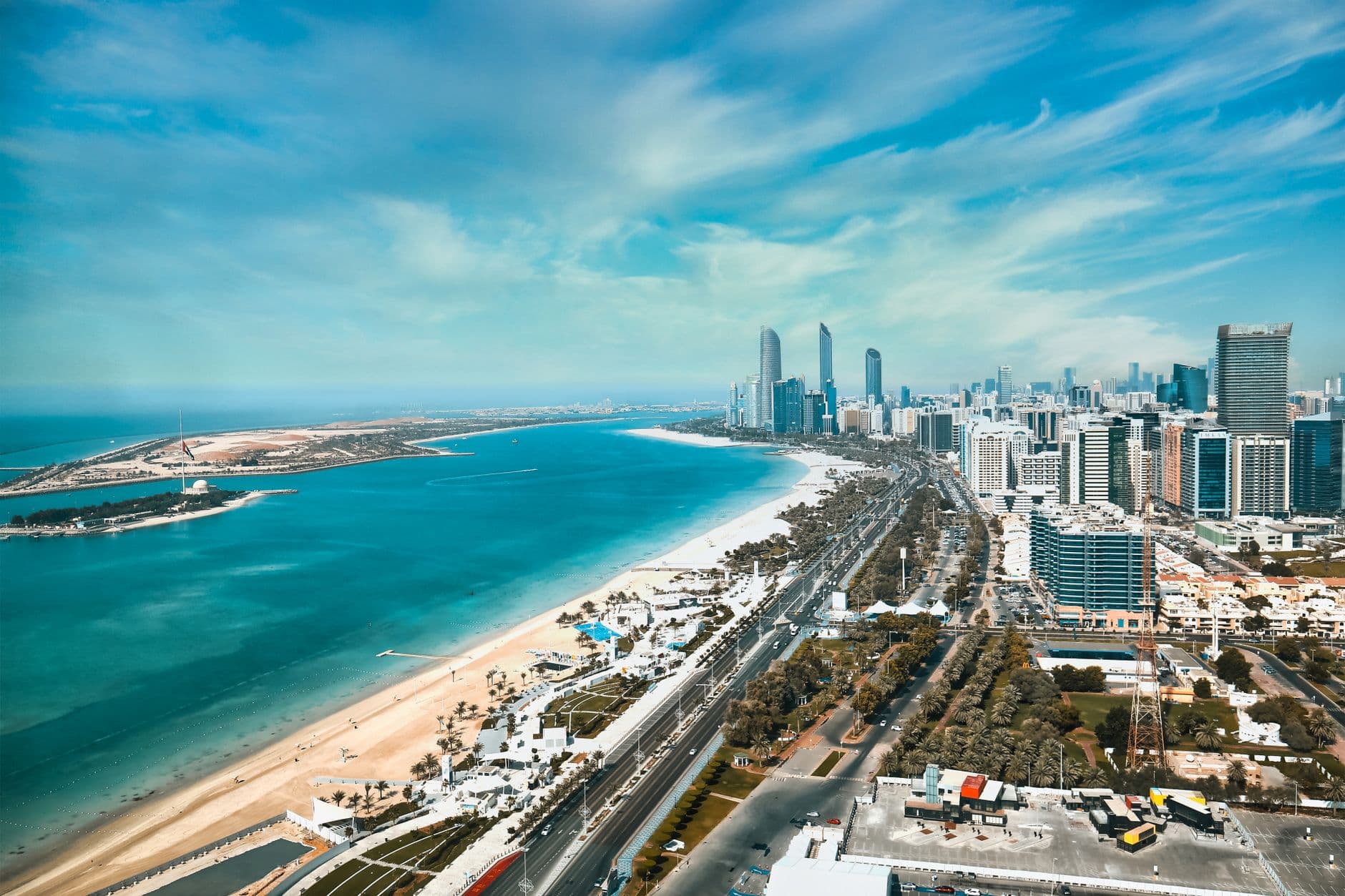 Veduta del paesaggio costiero di Abu Dhabi